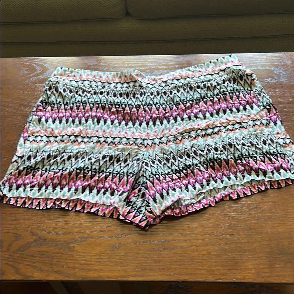 NWT Wildfox Colorful Geometric Shorts with pockets - xxl